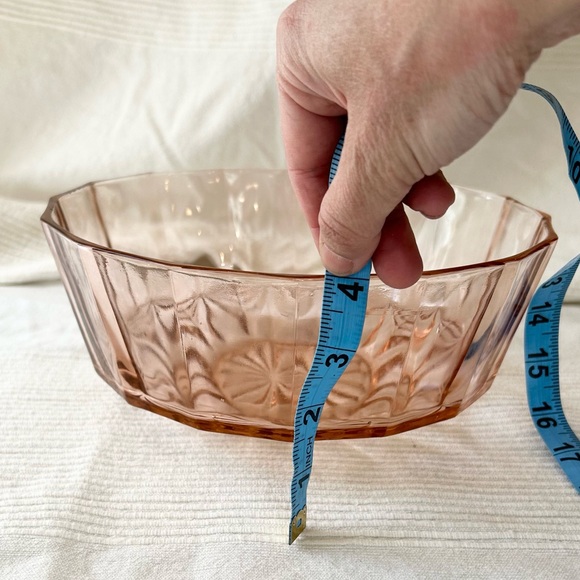 Vintage Depression Glass Bowl in Pink - Picture 4 of 15